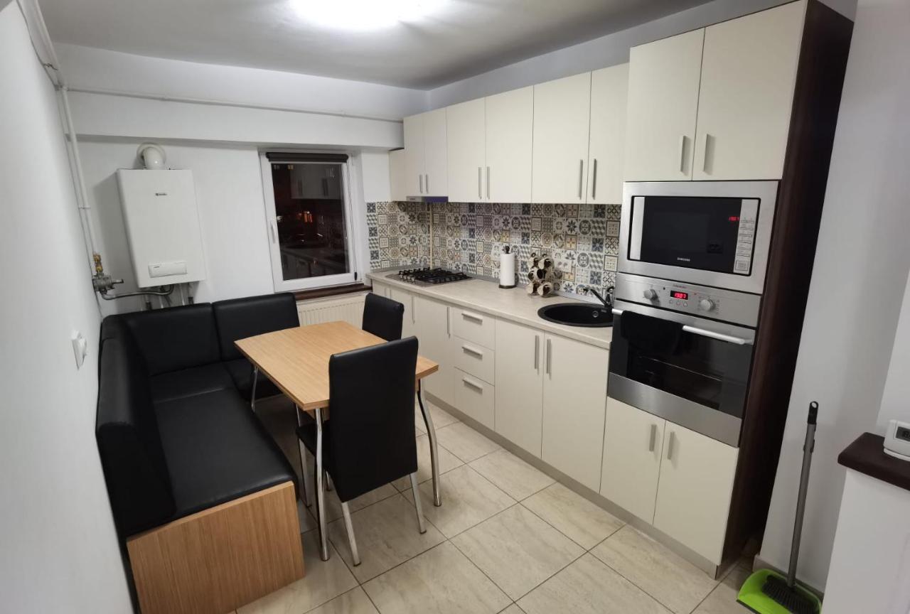 Târgu Jiu Apartament - Central מראה חיצוני תמונה